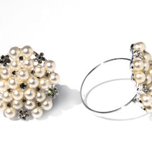 Ring/obrączka na serwetę złota z perełkami i srebrnymi dodatkami