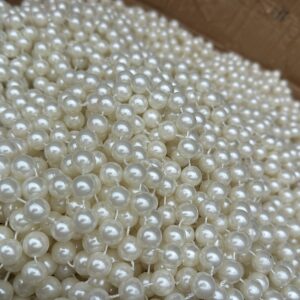 PEREŁKI ECRU średnica koralików 12 mm na sznurku o długości 50 m