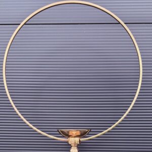 Stelaż metalowy na nóżce ZE ZŁOTYM OKRĘGIEM i podstawką 130 cm